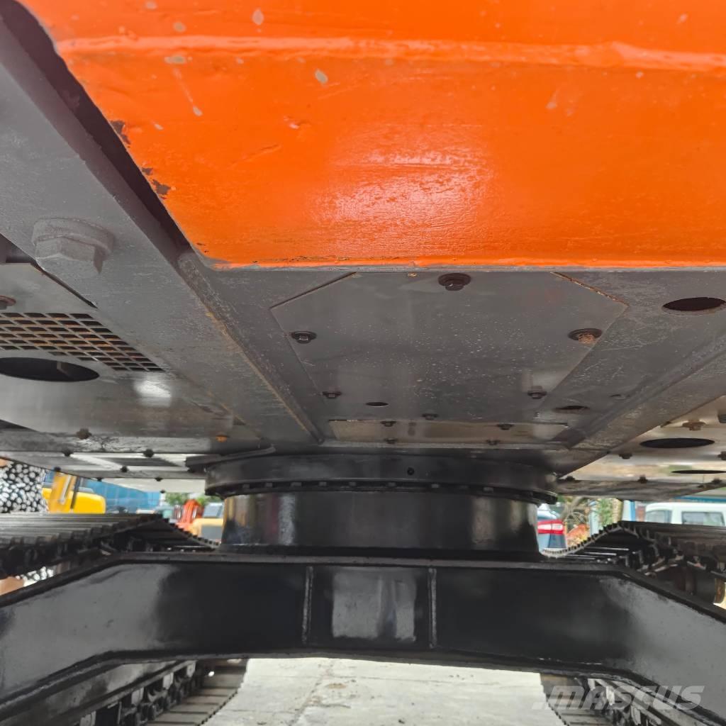 Hitachi ZX 120 履带挖掘机