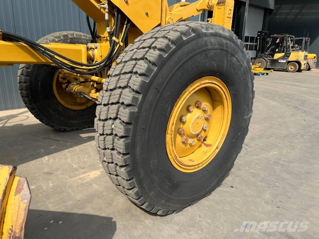 CAT 140M 平地机/推土机