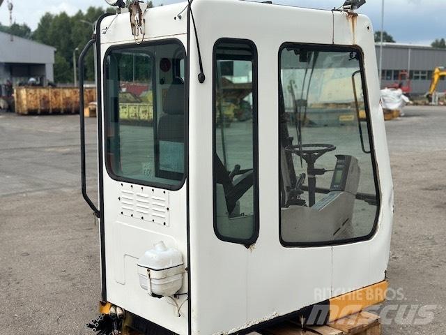 Liebherr A 924 B CAB 驾驶室与内部