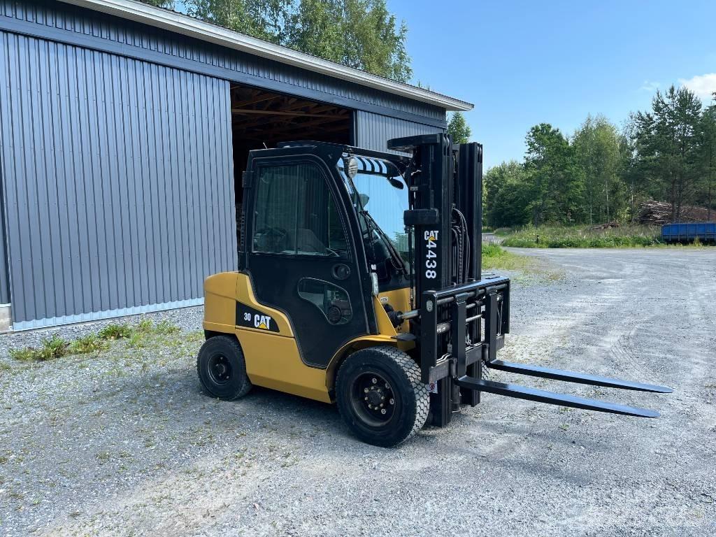 CAT DP 30 N 柴油叉车