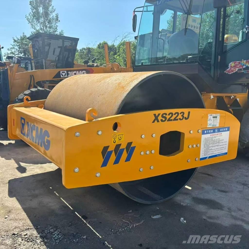 XCMG XS223J 单轮压路机