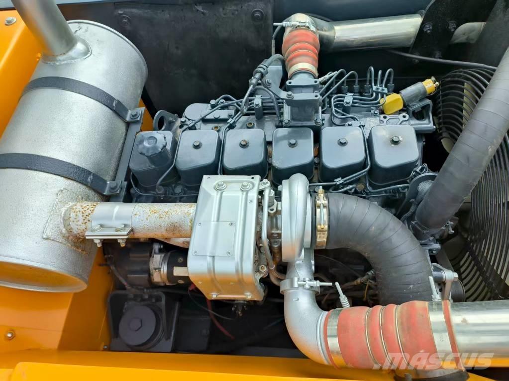 Hyundai HX 220 履带挖掘机