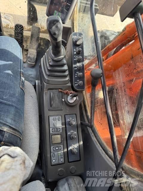 Hitachi ZX 160 W 轮式挖掘机