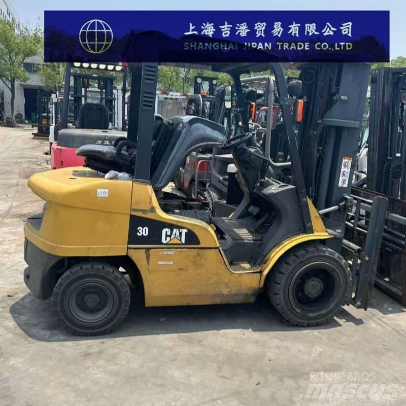 CAT DP 35 N 柴油叉车