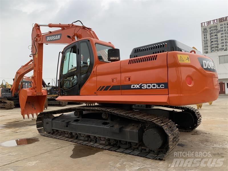 Doosan DX300 履带挖掘机