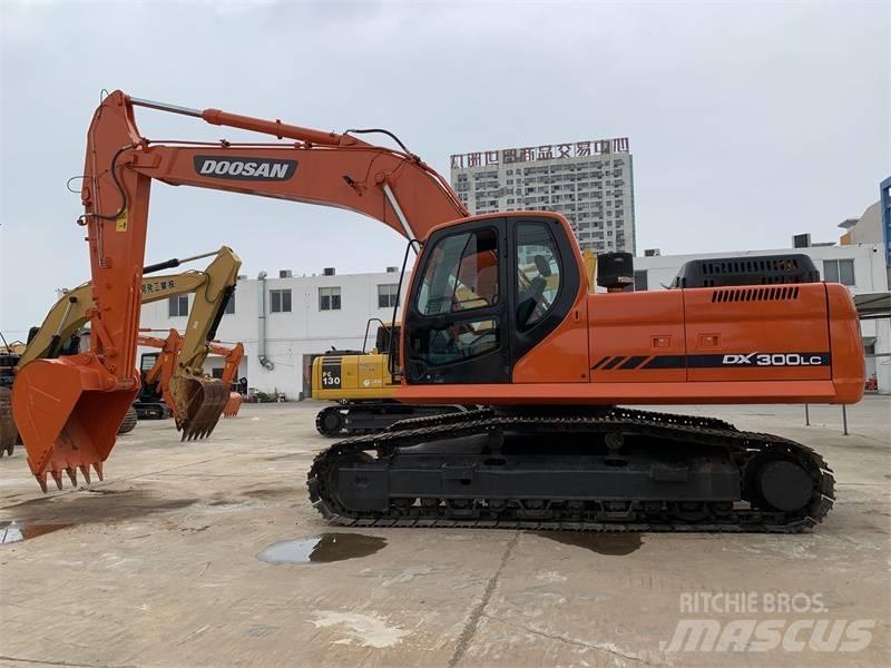 Doosan DX300 履带挖掘机