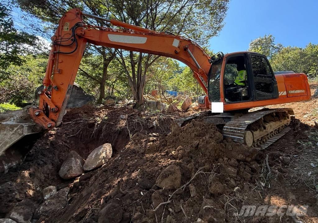 Doosan DX 220 LCA 履带挖掘机