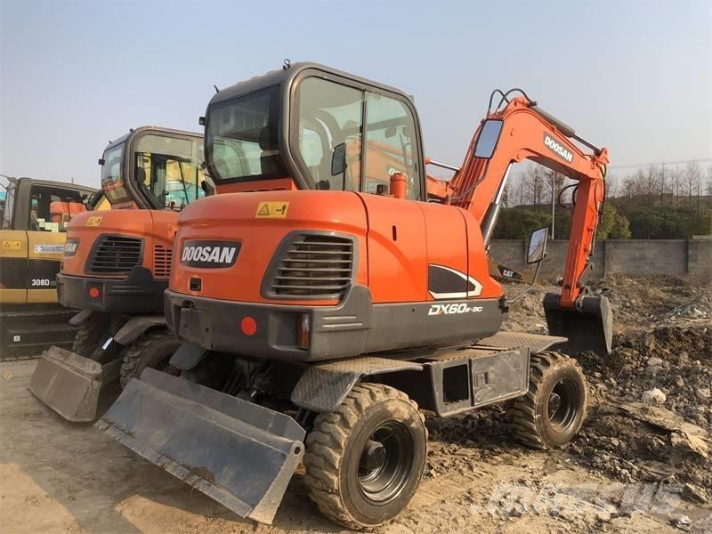 Doosan DX60 履带挖掘机