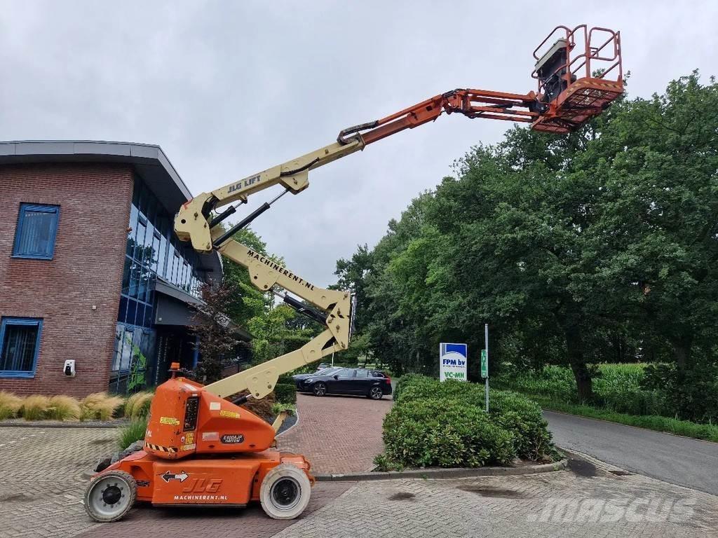 JLG E400AJPN 曲臂高空工作平台
