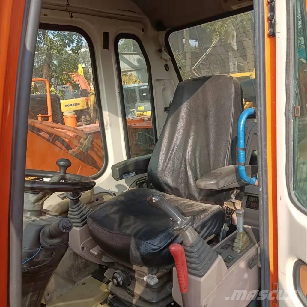 Doosan DH150W-7 轮式挖掘机