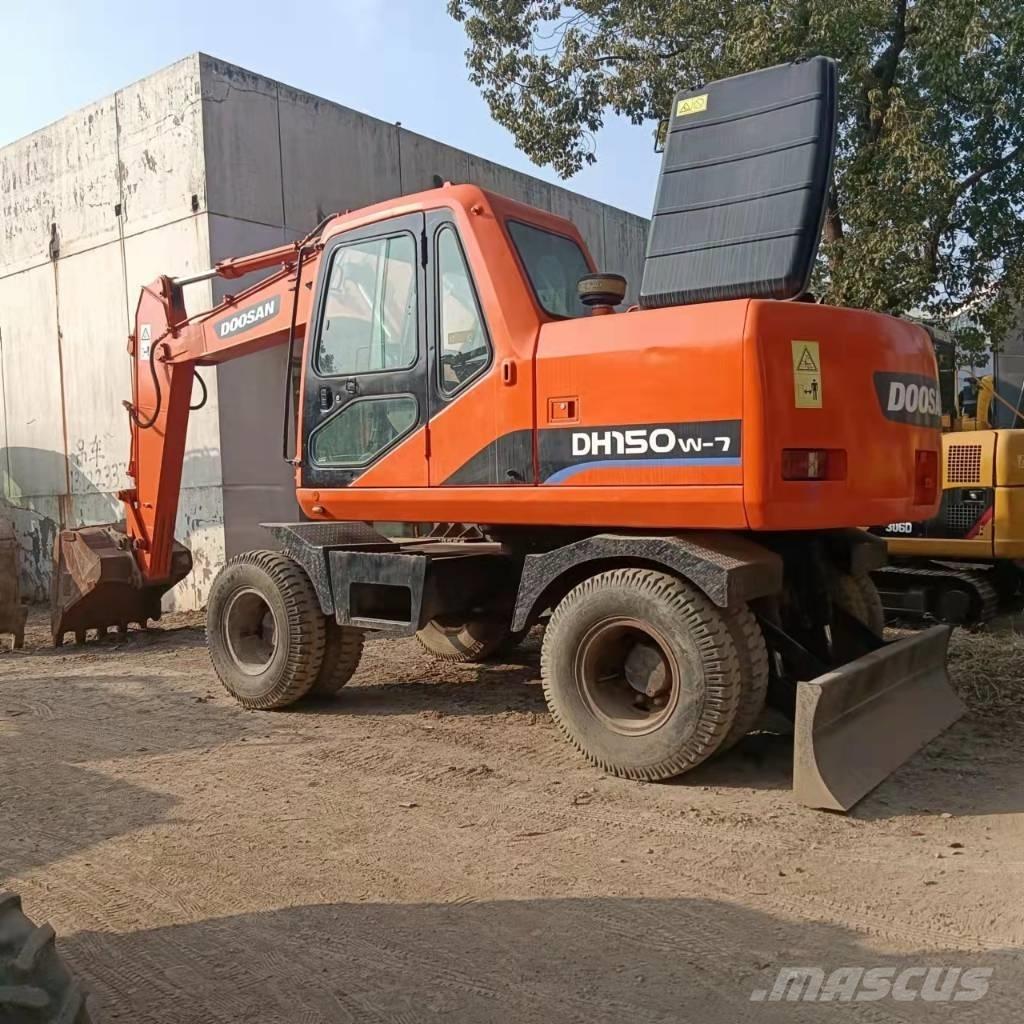 Doosan DH150W-7 轮式挖掘机
