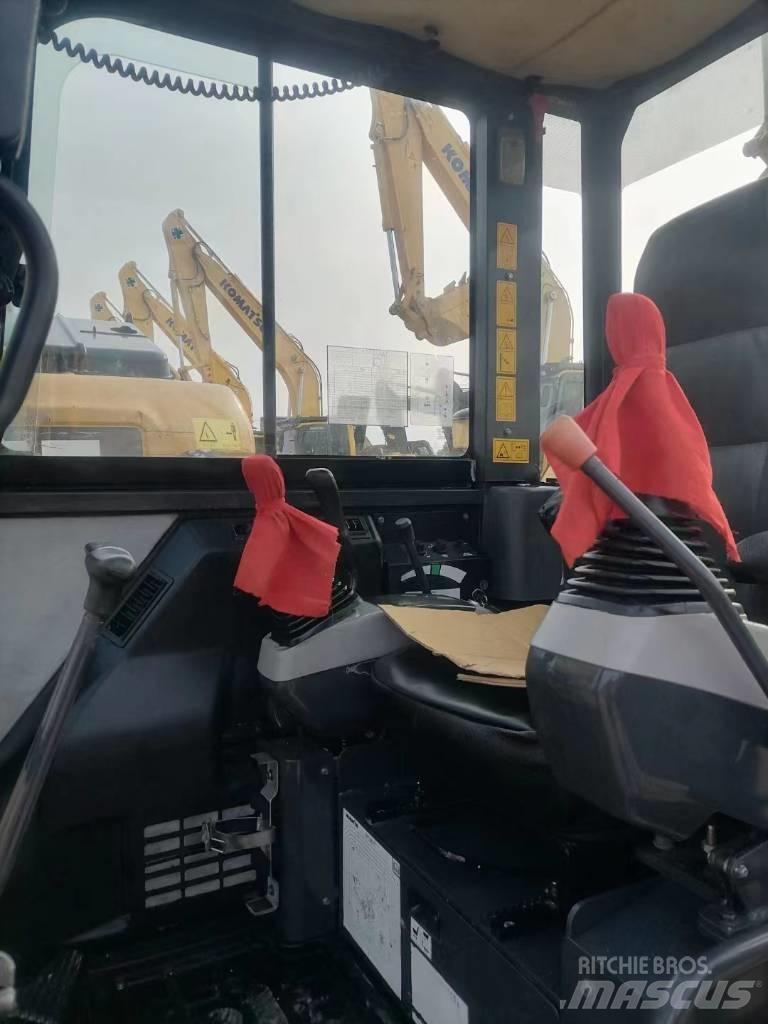 Komatsu PC56-7 履带挖掘机