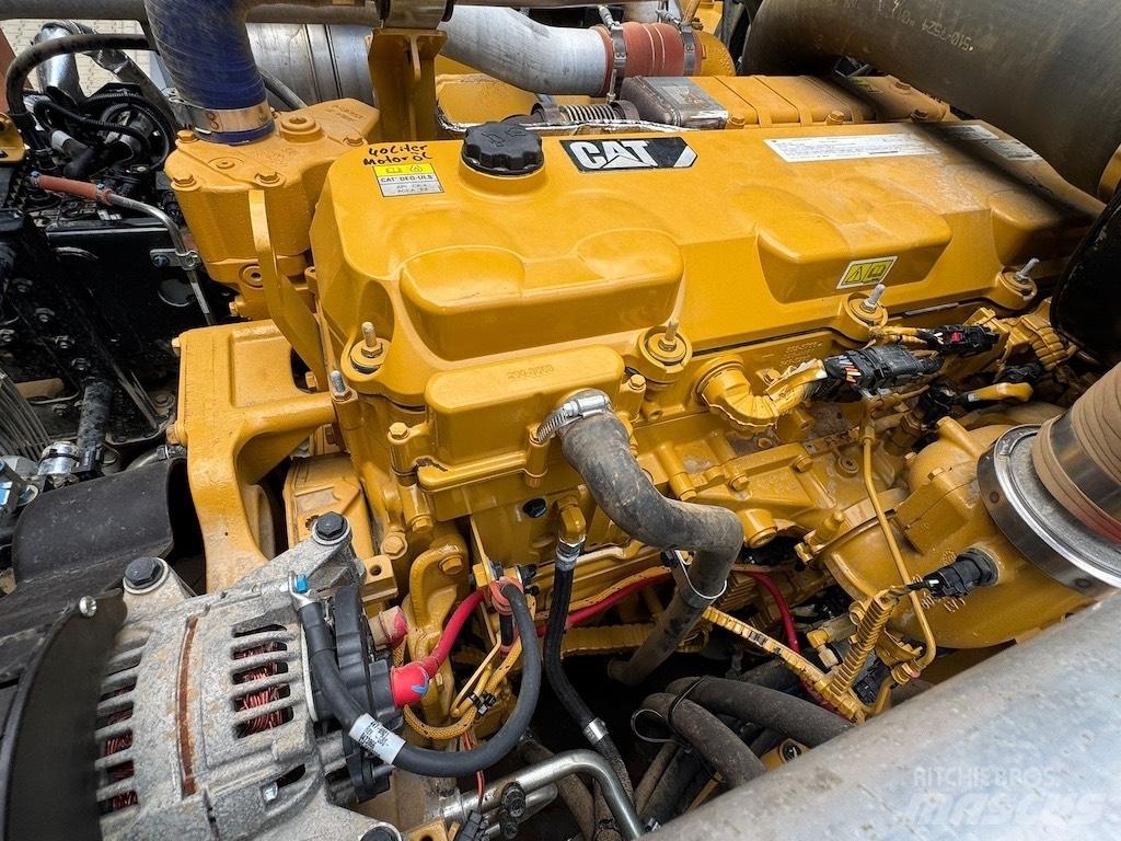 CAT 730 铰接式自卸车