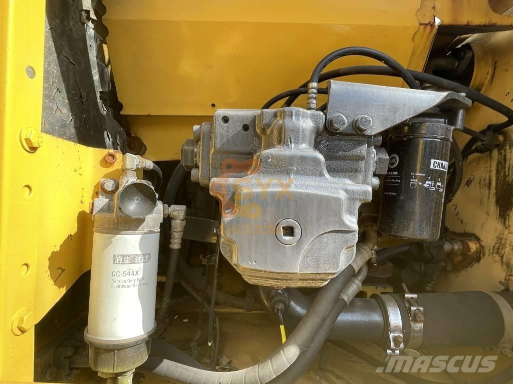 Komatsu PC 220-8 履带挖掘机