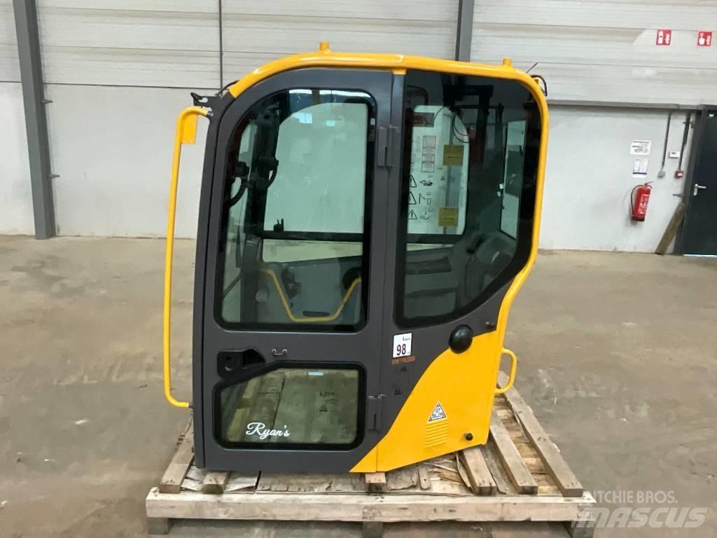 Volvo ECR 88 D 驾驶室与内部