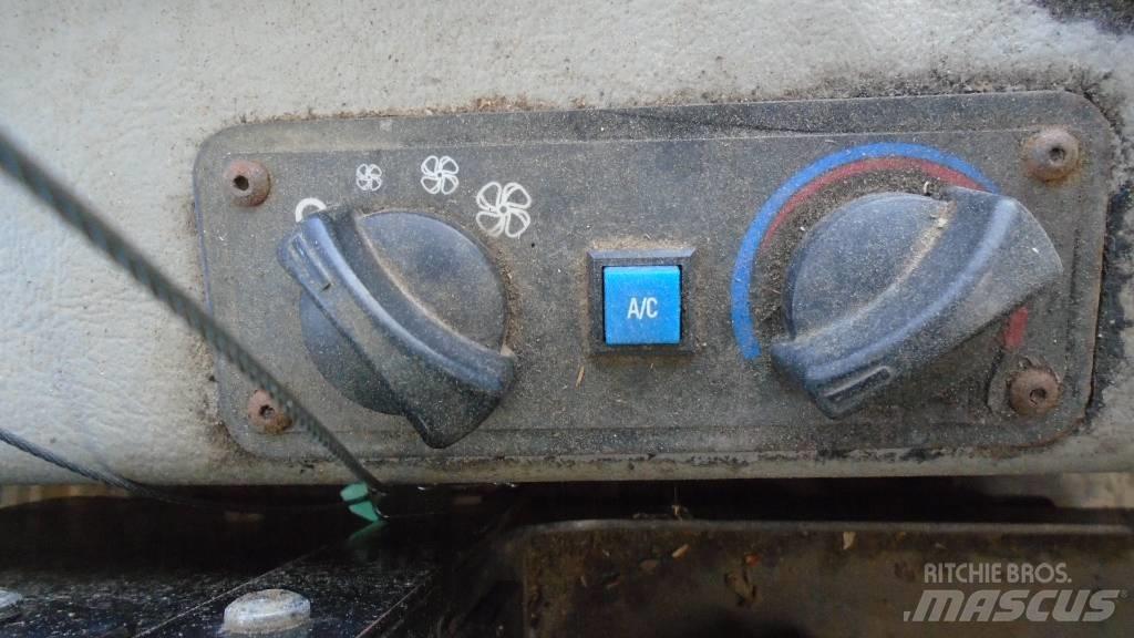 CAT 553 C 伐木机