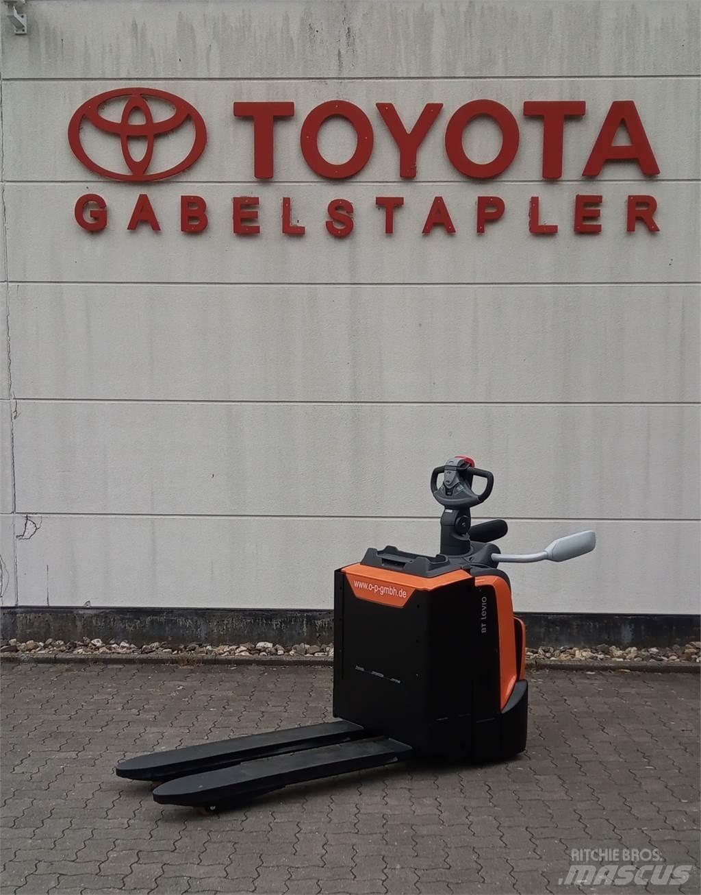 Toyota LPE200 手摇升降机