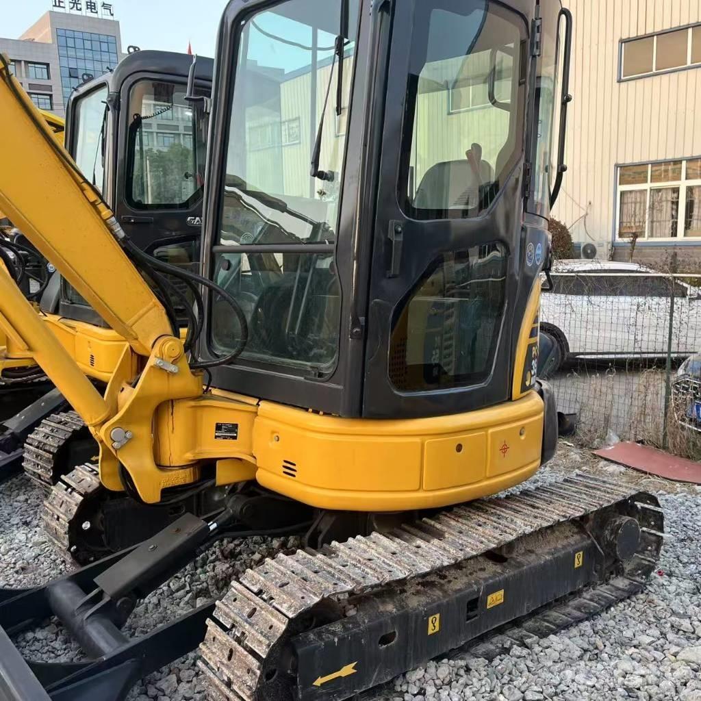 Komatsu PC 35 MR 小型挖掘机