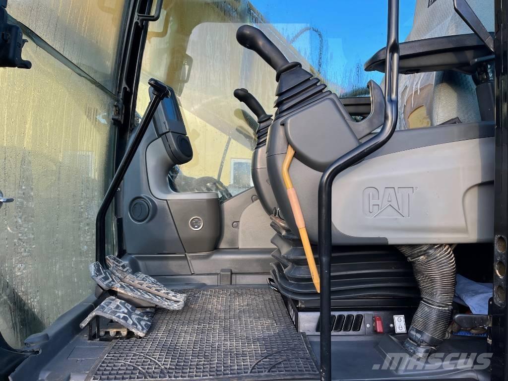 CAT 323 D L 履带挖掘机