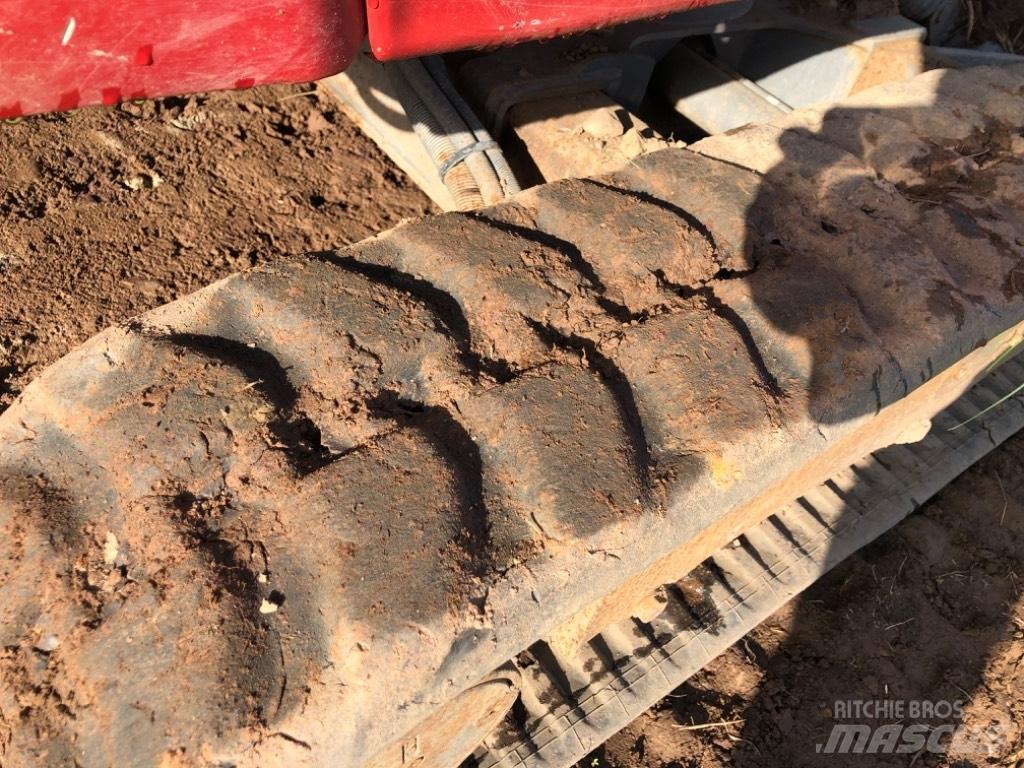 Takeuchi TB 225 小型挖掘机