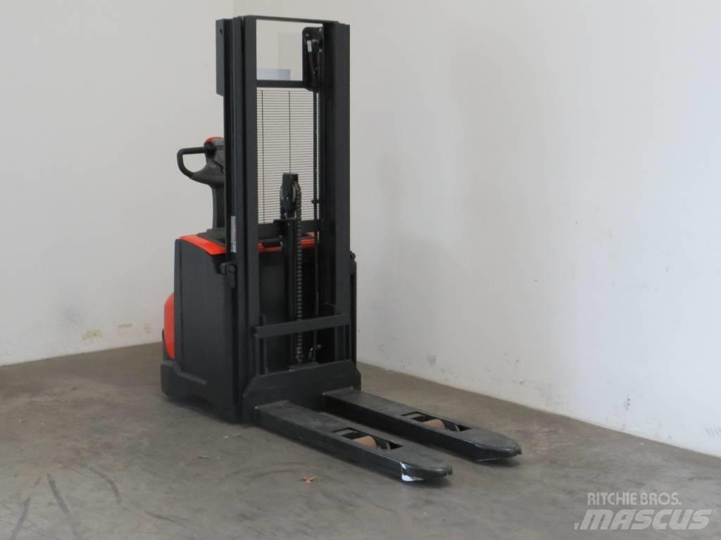 BT SWE140 手推堆垛车