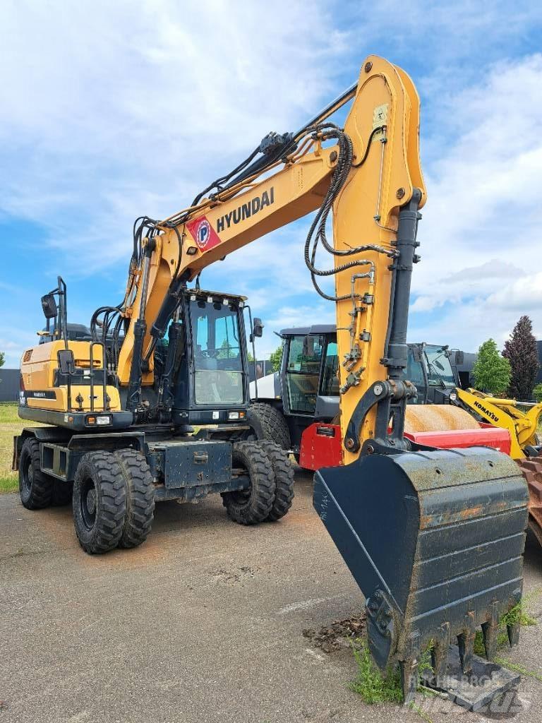 Hyundai HW140 轮式挖掘机