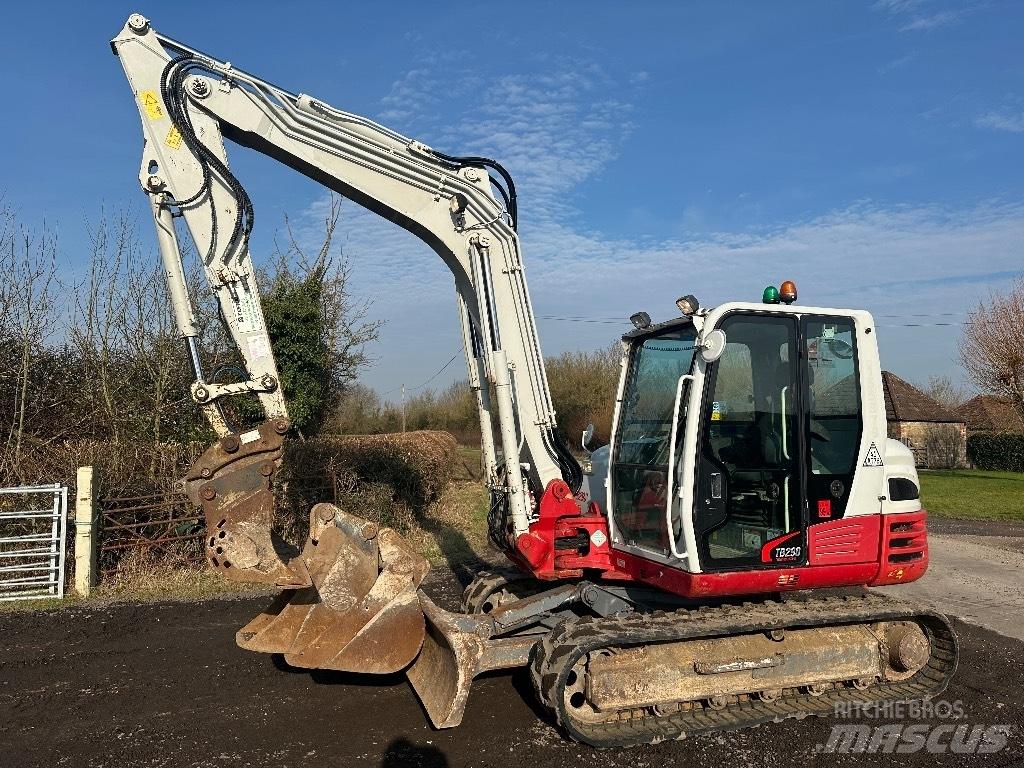 Takeuchi TB 290 中型挖掘机