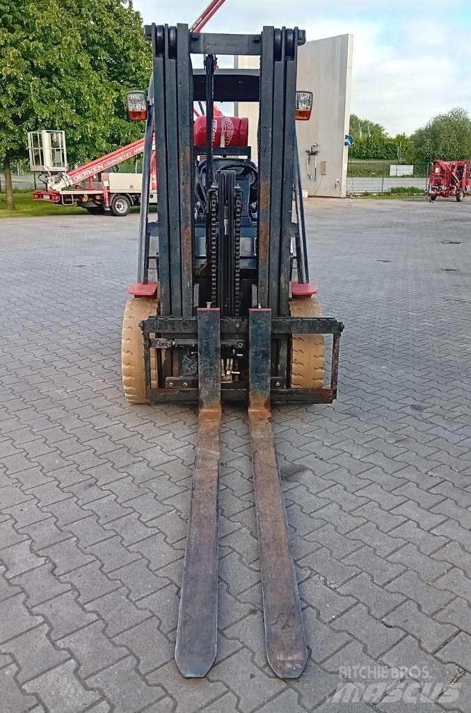 Manitou MI 30 G 天然气叉车