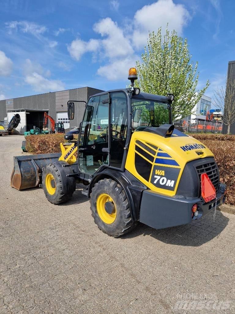 Komatsu WA70M 小型装载机