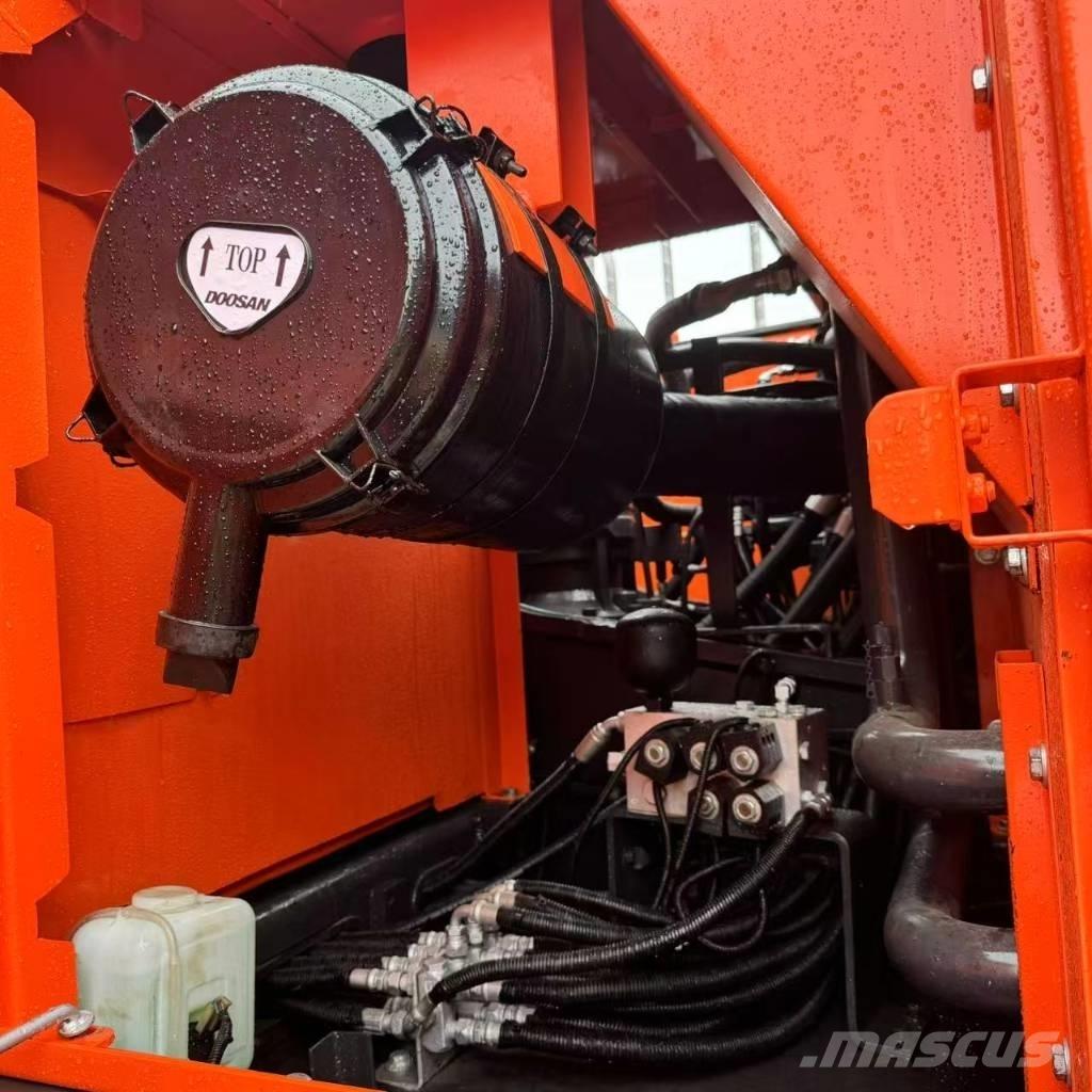Doosan DX 225 LC 履带挖掘机