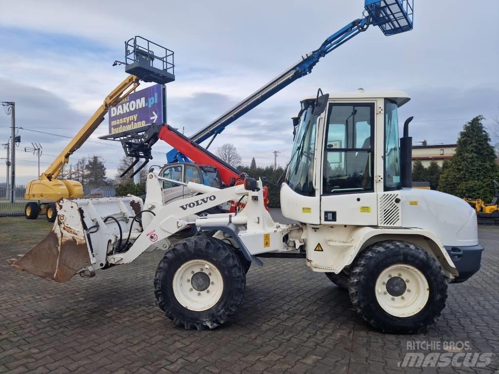 Volvo L 30 B 轮式装载机