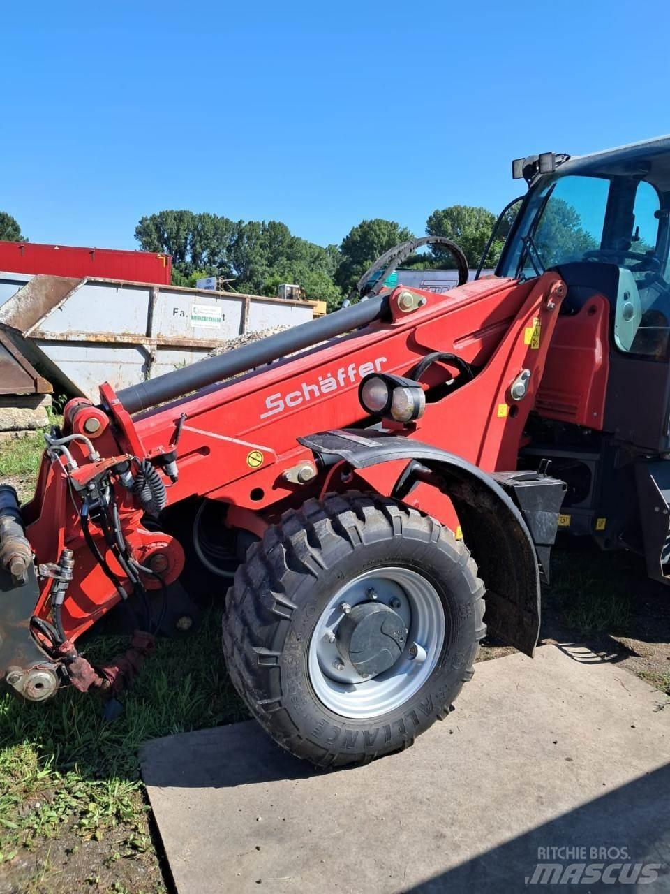 Schäffer 6680 T 小型装载机