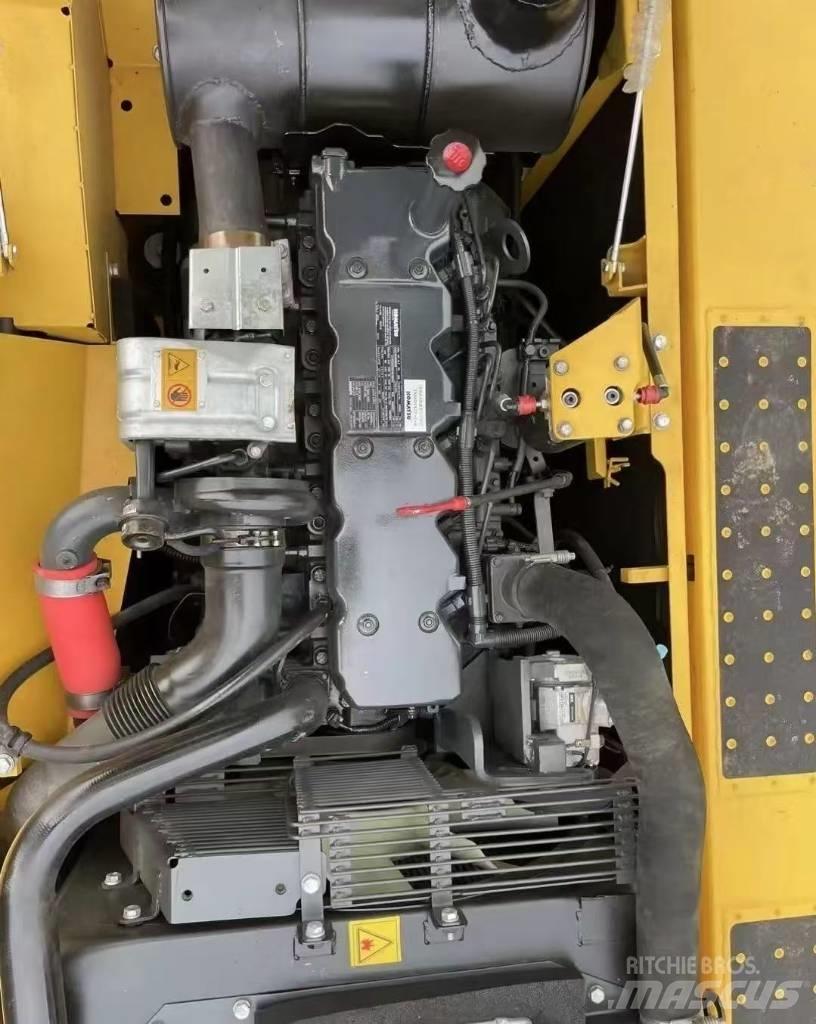 Komatsu PC 240 履带挖掘机