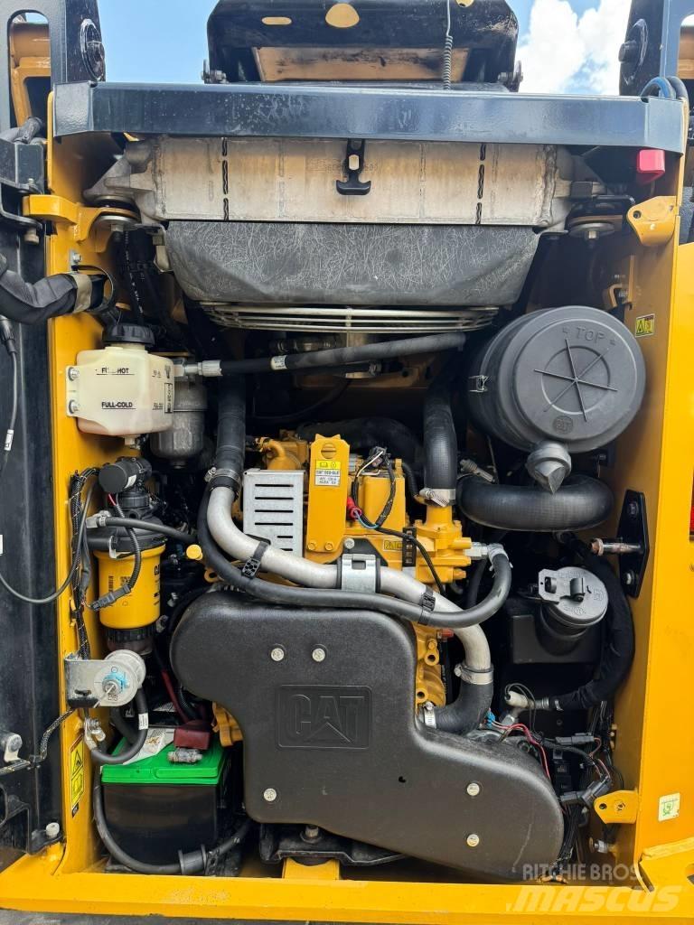 CAT 259D3 滑移装载机