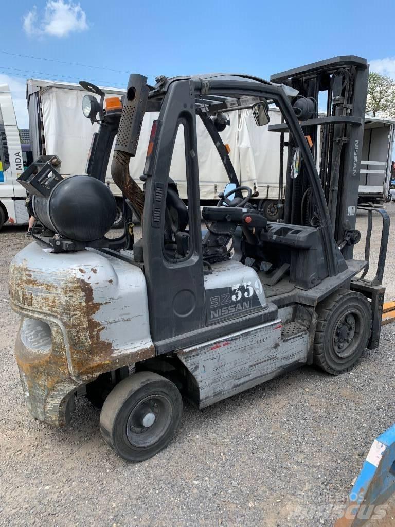 Nissan UG1D2A32LQ 天然气叉车