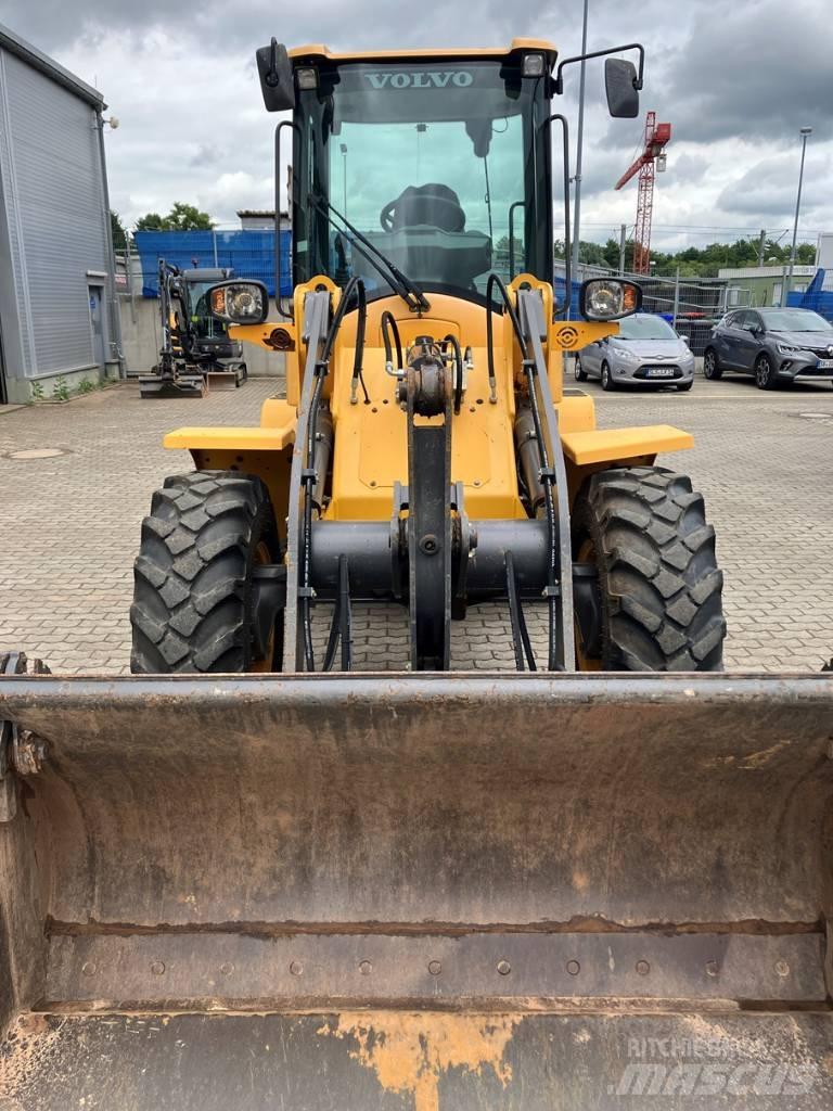 Volvo L 30 G 轮式装载机