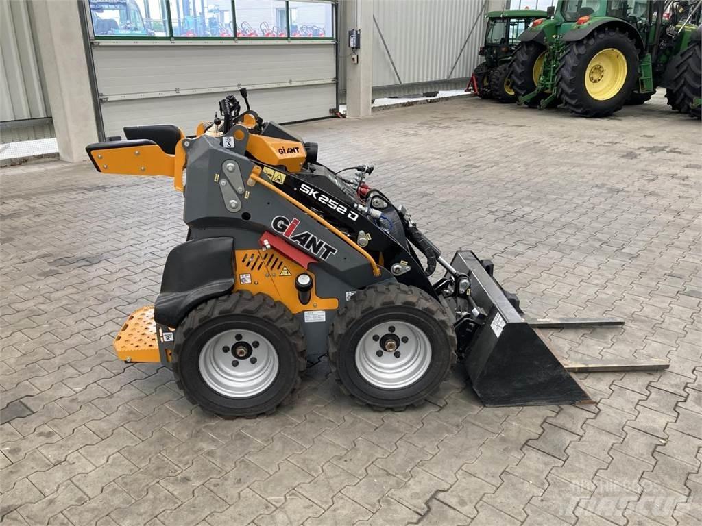 GiANT SK 252D 小型装载机
