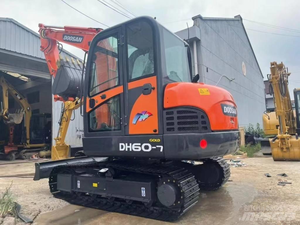 Doosan DH 60-7 小型挖掘机