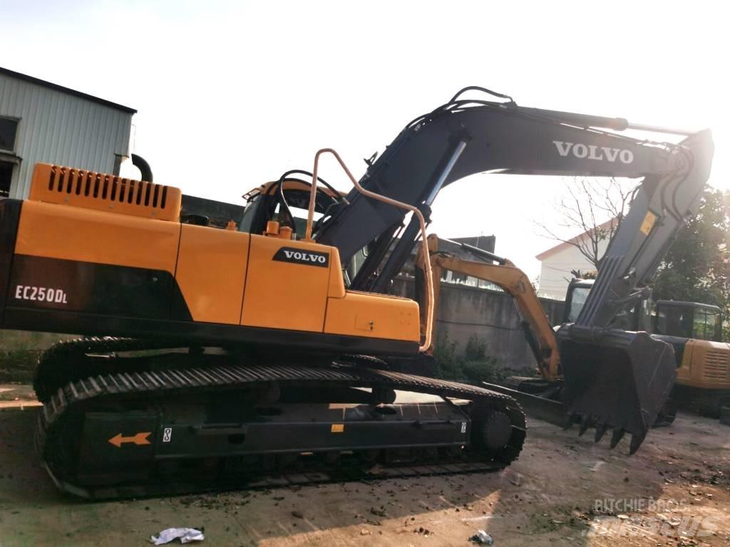 Volvo EC 250 D L 履带挖掘机