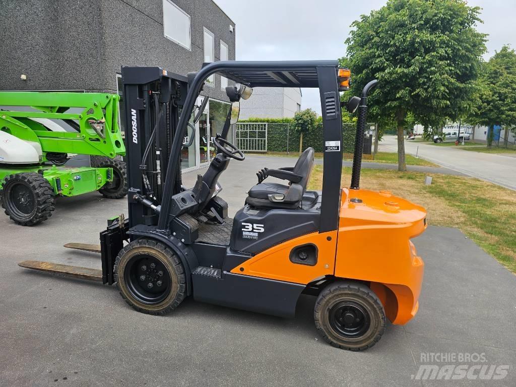 Doosan D 35 S-7 柴油叉车