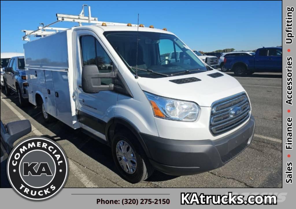 Ford Transit 350 大型面包车