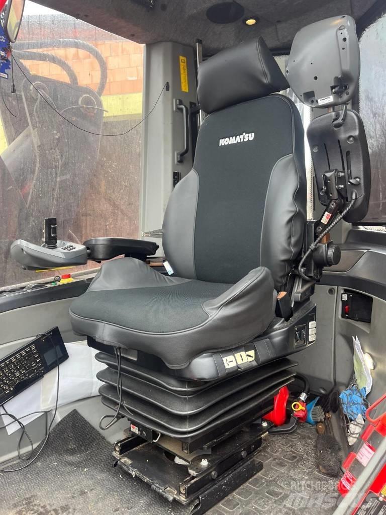 Komatsu 931 XC 收割机