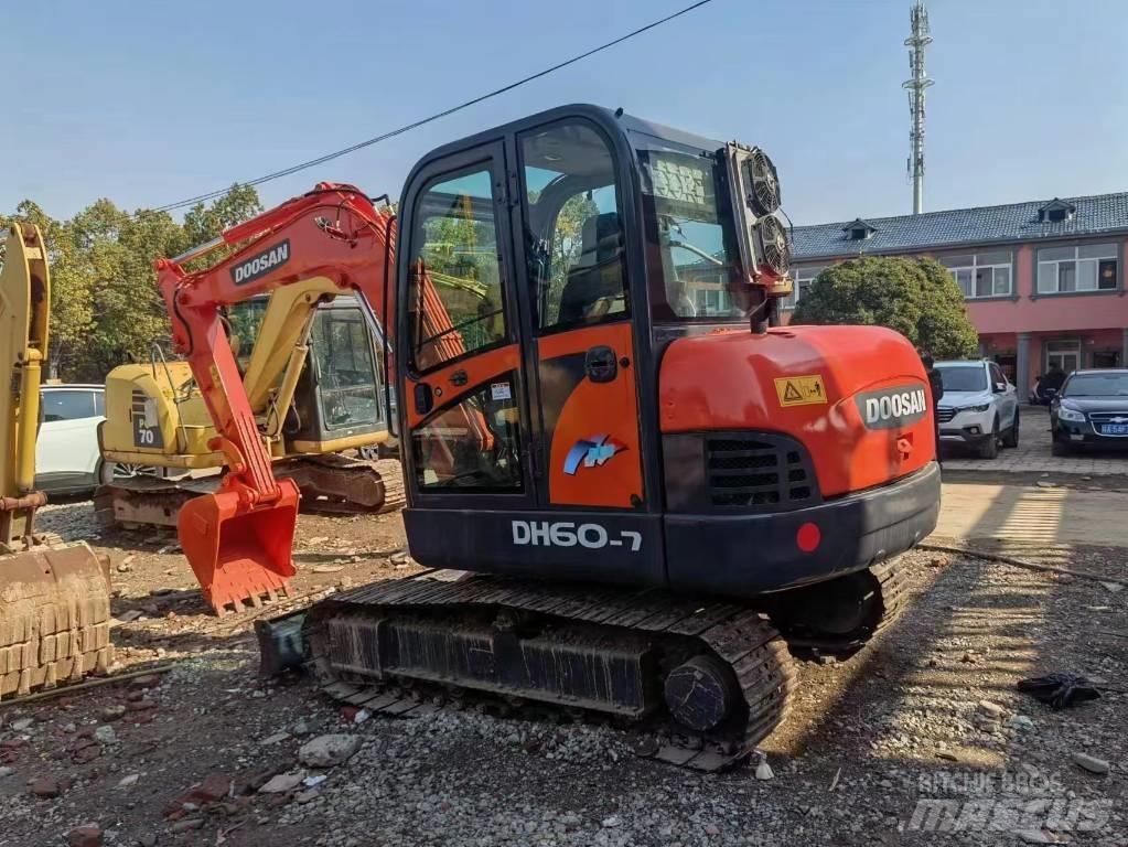 Doosan DH 60-7 小型挖掘机