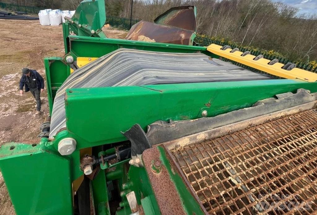 McCloskey R155 移动式筛分机