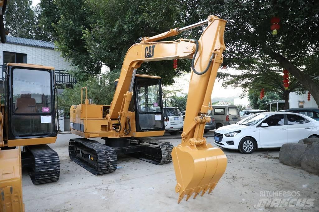 CAT E 70 B 小型挖掘机