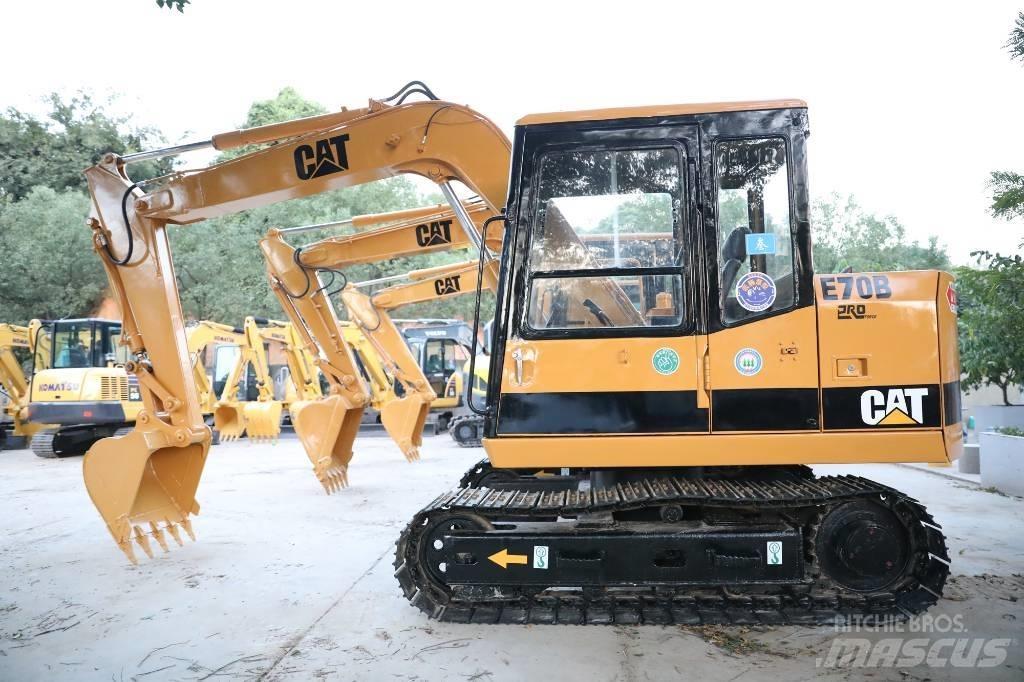 CAT E 70 B 小型挖掘机