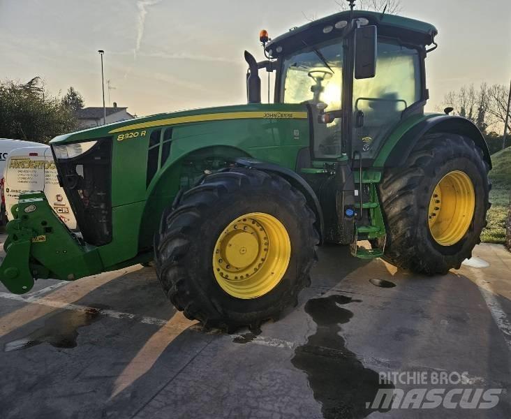 John Deere 8320 R 拖拉机/农用车