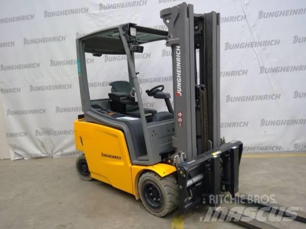 Jungheinrich EFG 320 电动叉车