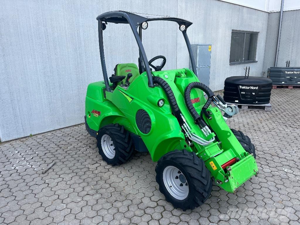 Avant 528 多功能装载机