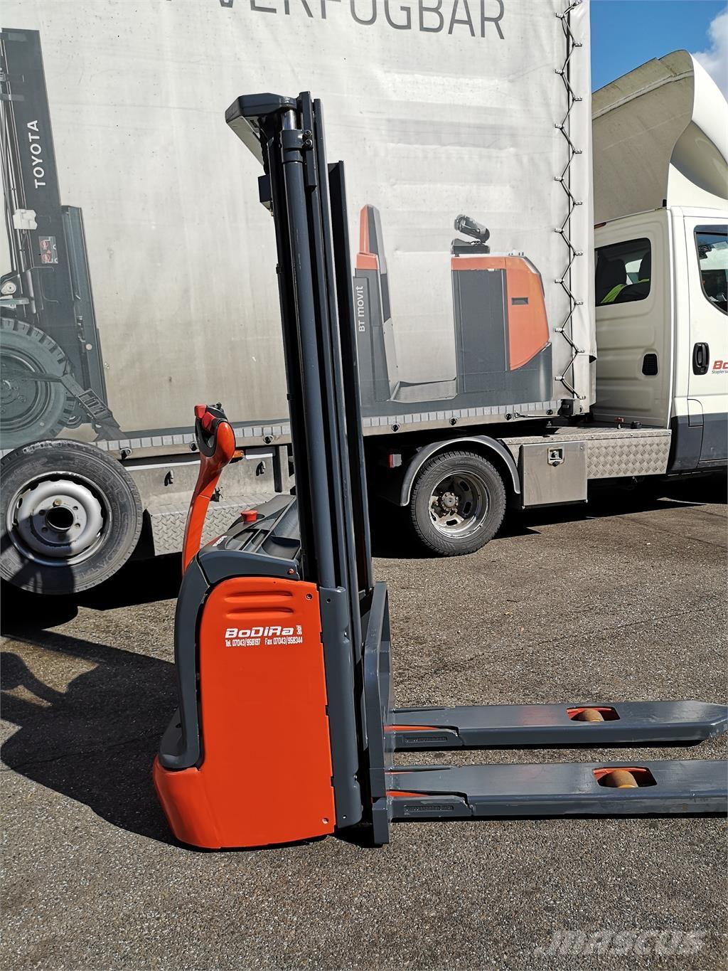 Linde L12 行走式堆垛机